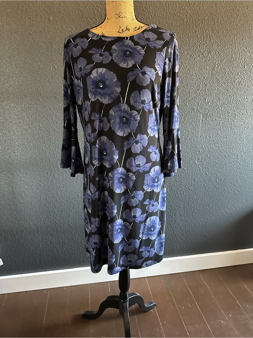 Tommy Hilfiger Floral Bell Sleeve Dress – Size 12 – NWT